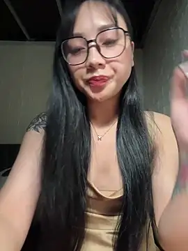 Snapshot of Linh5790 chatting on October 10, 2:44 pm Linh5790 online show from October 10, 2:44 pm