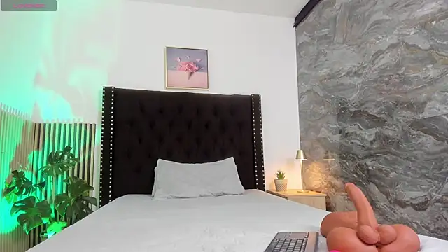 Snapshot of allyson_rouse chatting on October 15, 3:42 am allyson rouse online show from October 15, 3:42 am
