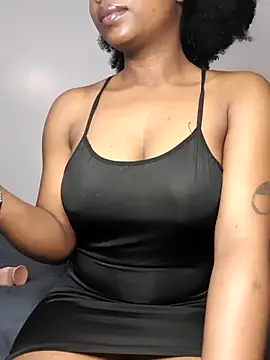 cocoluvx online show from November 18, 11:55 am