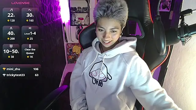 lunarichy22 online show from January 5, 5:27 pm