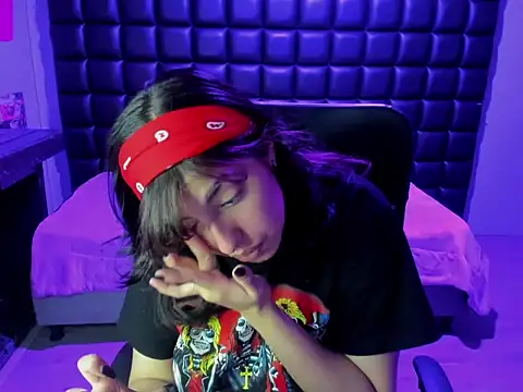 Violetta Swett  online show from December 15, 11:26 am