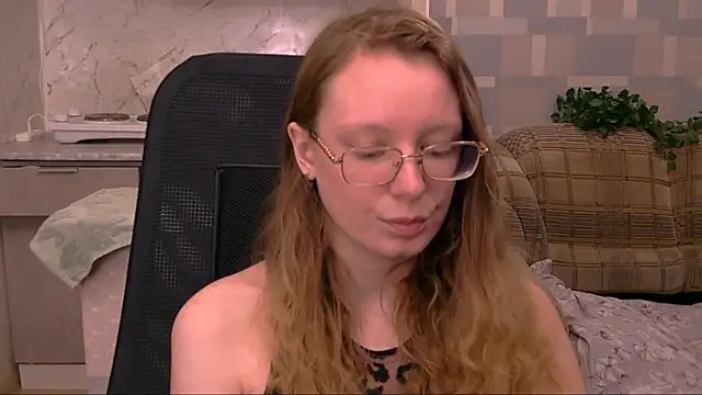 Meowewew online show from October 24, 3:52 pm