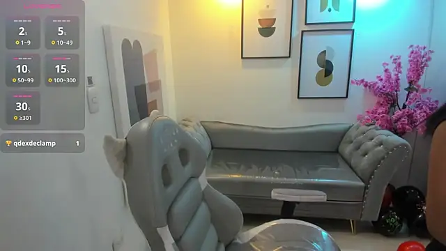 Juliie coper online show from November 1, 1:04 pm