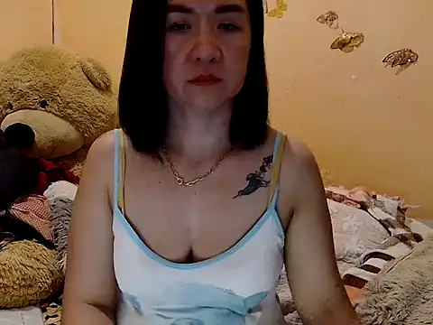 KissHott online show from February 18, 1:10 pm