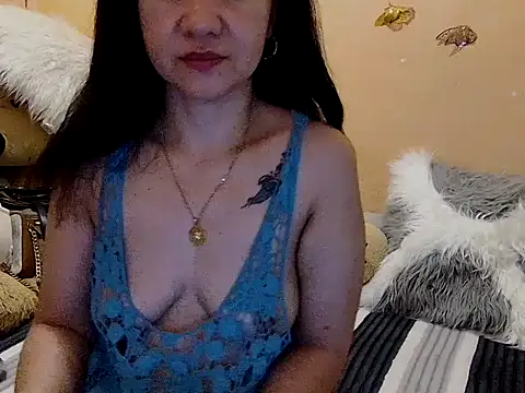 KissHott online show from December 2, 1:35 pm