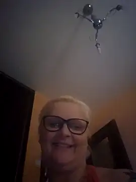 NieMaJazdyBezGwiazdy7883 online show from October 26, 12:11 pm