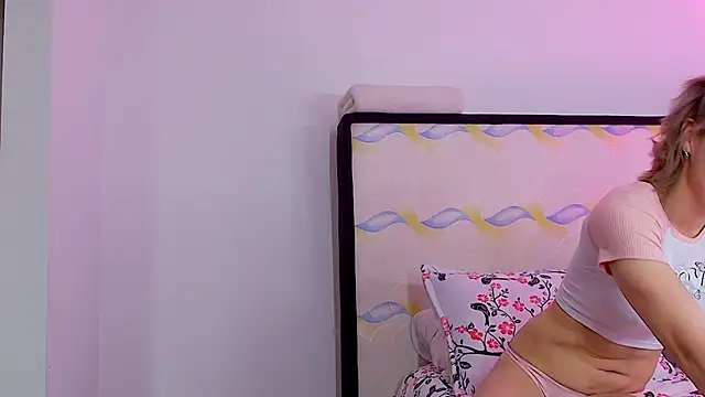 LADY S10 online show from November 18, 11:15 pm