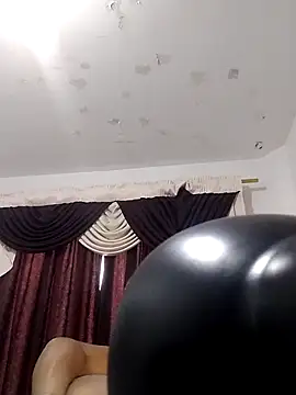 Snapshot of Alice-bolton- chatting on October 20, 6:33 pm Alice-bolton- online show from October 20, 6:33 pm