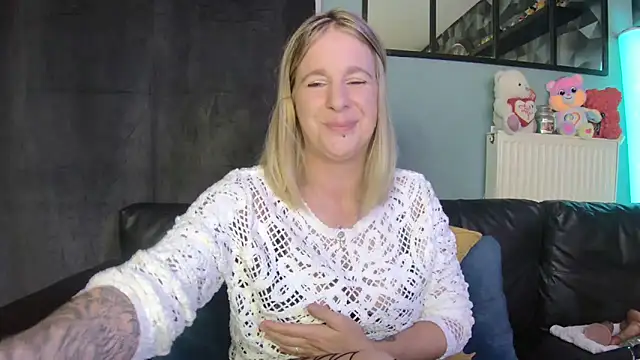 Delichieuse5 online show from September 18, 7:34 pm