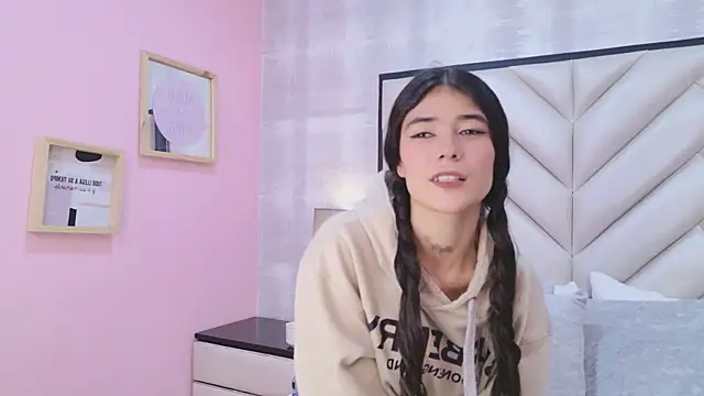 CristalShayy online show from January 5, 5:27 pm