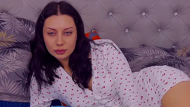 MaeAnna online show from October 30, 4:48 am