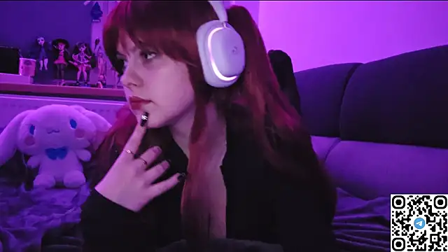 KristiBloom online show from October 30, 8:10 pm