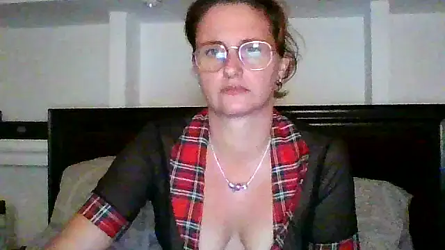 Snapshot of xcrazzycat chatting on October 26, 9:43 pm xcrazzycat online show from October 26, 9:43 pm