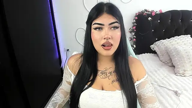 hollycute   online show from April 1, 4:26 pm