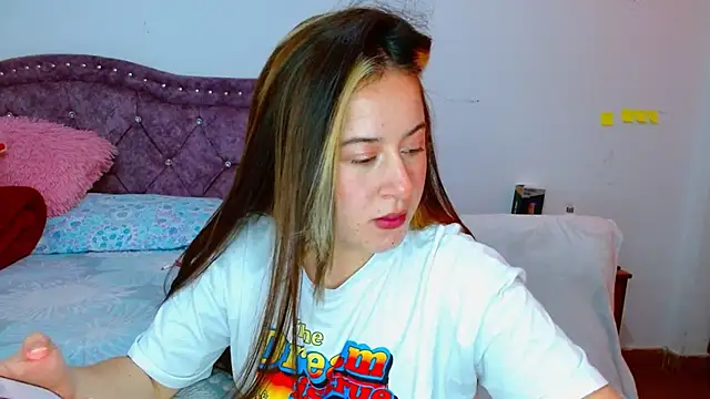 Hanssel tess online show from November 6, 6:25 pm