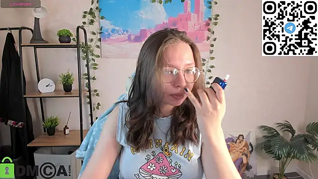 Nuura Moore online show from November 10, 12:50 am