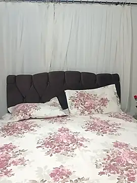 CleoHot25 online show from December 15, 1:00 am