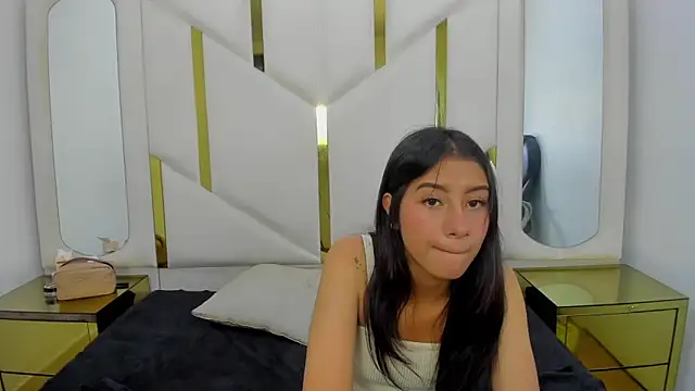 Mia clark18 online show from December 14, 8:03 pm