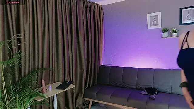 ZahraMilf online show from February 1, 9:13 pm