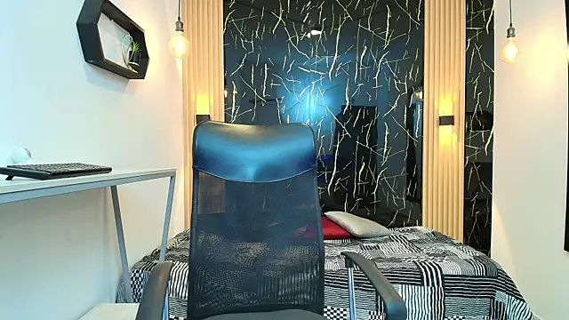 SamanthaFox 8 online show from April 8, 11:45 am