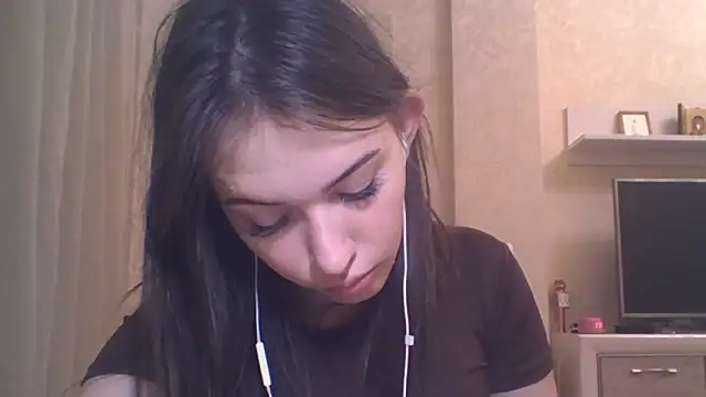 CeyaLier online show from November 7, 8:03 pm