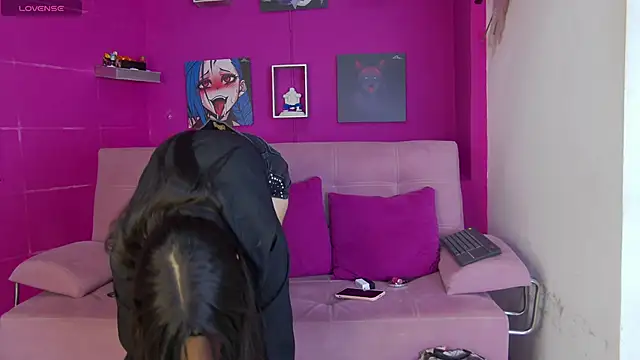 Aranzza Ross online show from November 19, 8:20 pm