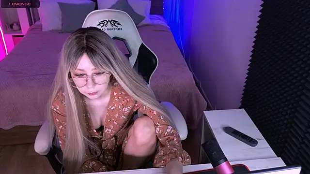 sofiisun online show from October 9, 8:07 am