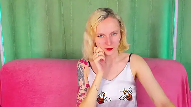 LikiLips online show from April 2, 1:03 am