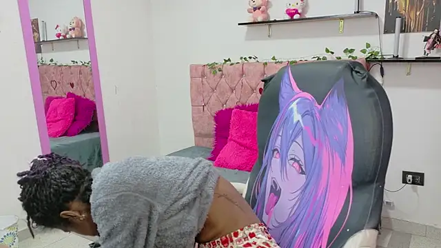 thianahorny online show from April 2, 1:41 pm