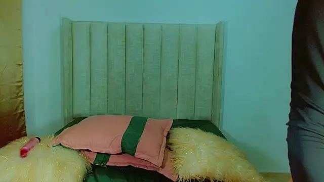 cutee sexxy online show from December 4, 11:12 am