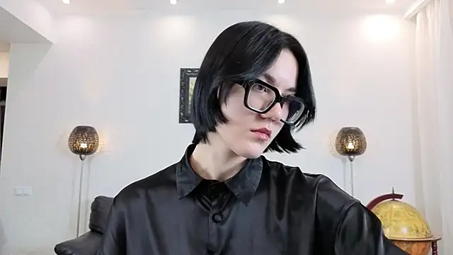 Marie Fitch online show from December 22, 11:30 pm