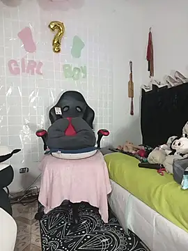 Lucy colee online show from April 1, 5:21 pm