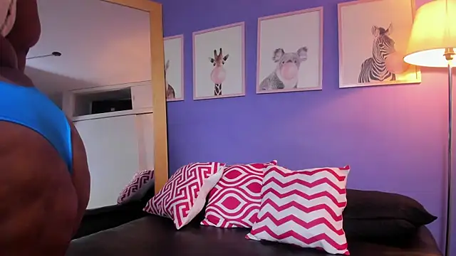 TanishaReyes online show from December 16, 6:58 pm