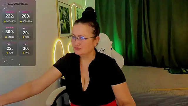 hottyannaa online show from January 6, 2:59 am