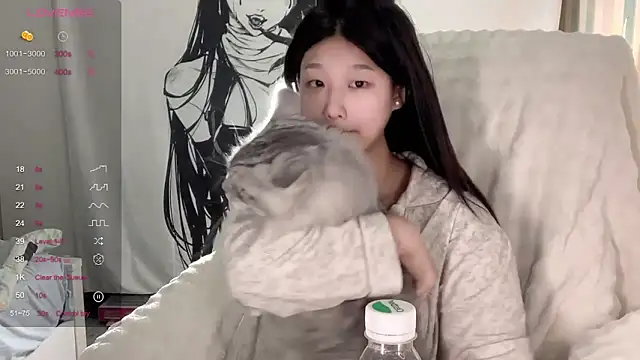 Snapshot of QiQi-779 chatting on October 25, 2:25 pm QiQi-779 online show from October 25, 2:25 pm