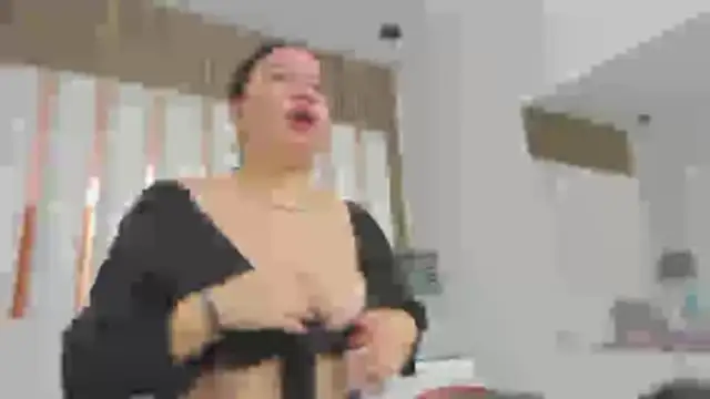 AmbarGills online show from December 3, 1:02 pm