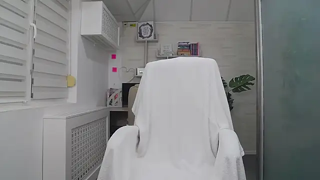 YaraXCox online show from November 7, 5:02 am