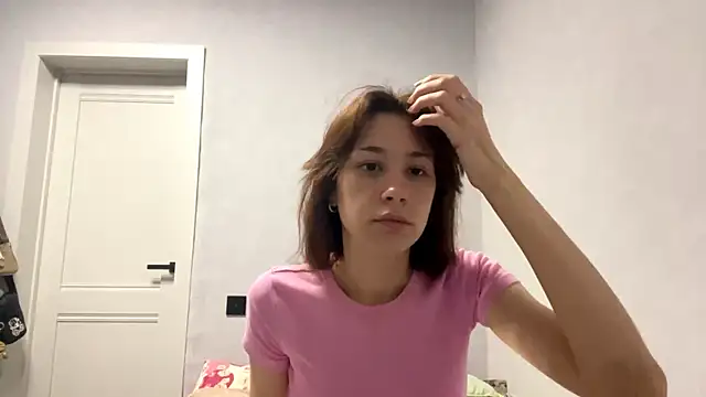 Snapshot of WildPeachh chatting on October 21, 6:12 pm WildPeachh online show from October 21, 6:12 pm