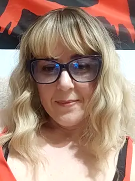 Amelialove42 online show from April 15, 7:36 pm