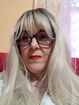 Amelialove42 online show from November 2, 1:25 pm