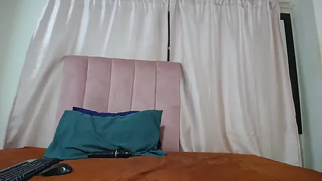 Kelly-001 online show from April 15, 7:58 pm