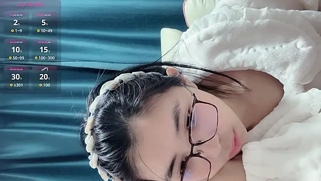 QmnbvcxzQewq online show from November 5, 5:34 am