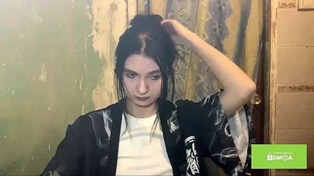 ArianeBhayani online show from December 4, 10:10 pm