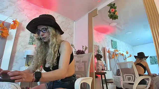 Sophie teller online show from November 18, 4:57 am