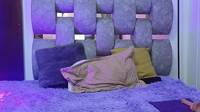 alix kitty online show from October 31, 12:23 am