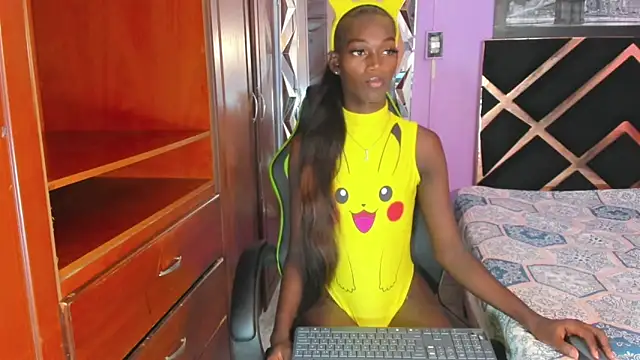Snapshot of Kimberlyn_Black chatting on October 23, 12:27 am Kimberlyn Black online show from October 23, 12:27 am