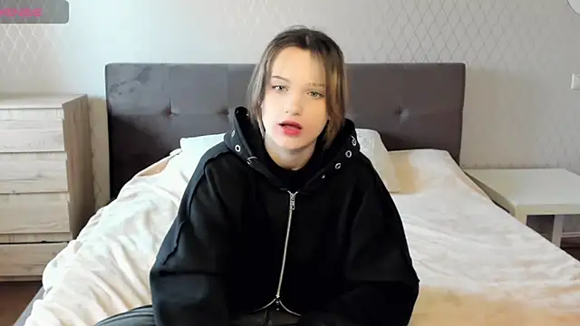 Snapshot of SofiMuse chatting on October 16, 6:38 am SofiMuse online show from October 16, 6:38 am