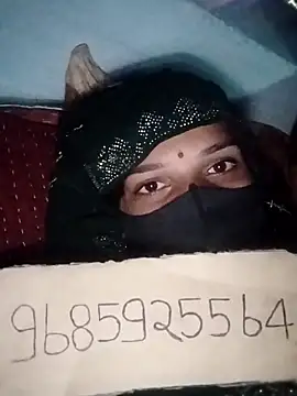Snapshot of Pooja_suhani chatting on October 24, 4:47 pm Pooja suhani online show from October 24, 4:47 pm