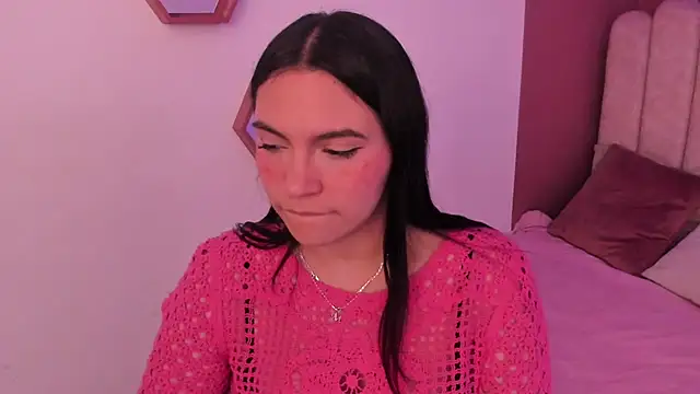 Ariana  clauss online show from December 1, 9:06 pm