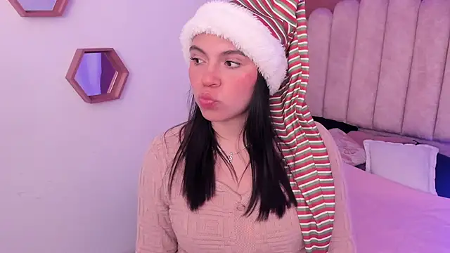 Ariana  clauss online show from December 3, 10:45 pm